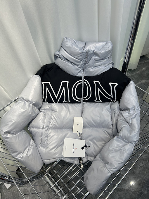 型番:F720 モンクレール服偽物ダウンジャケットアウター MONCLERロゴ ホワイト・グレー・ブラック