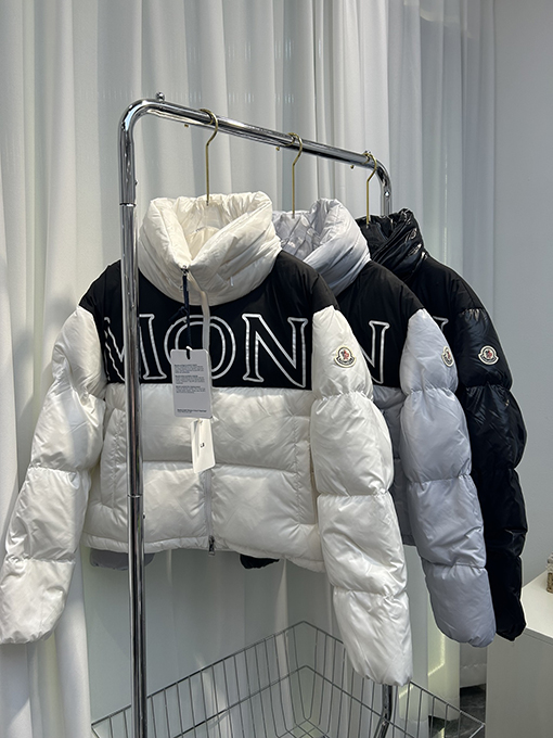 型番:F720 モンクレール服偽物ダウンジャケットアウター MONCLERロゴ ホワイト・グレー・ブラック