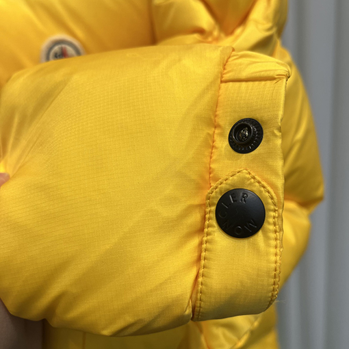 型番:5967 モンクレール服コピー ダウンジャケットアウター