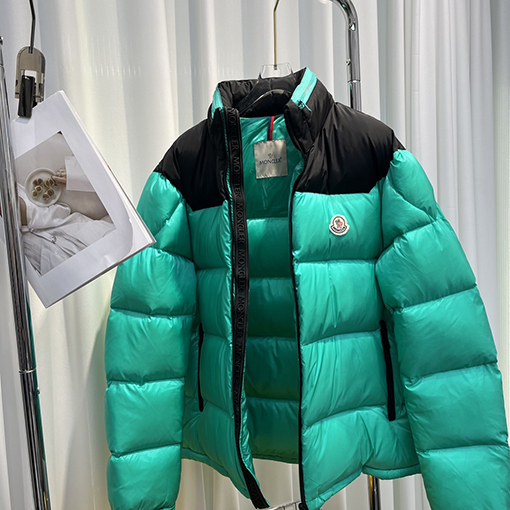 型番:5967 モンクレール服コピー ダウンジャケットアウター
