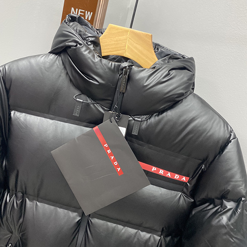 プラダ服コピー  メンズダウンジャケットアウター prada赤いマーク