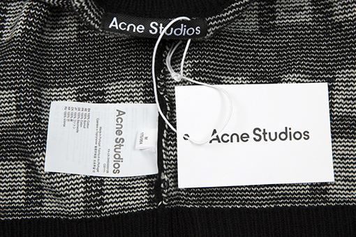 ACNE STUDIOS服スーパーコピーニット& セーター  モザイク表情の四角形の笑顔