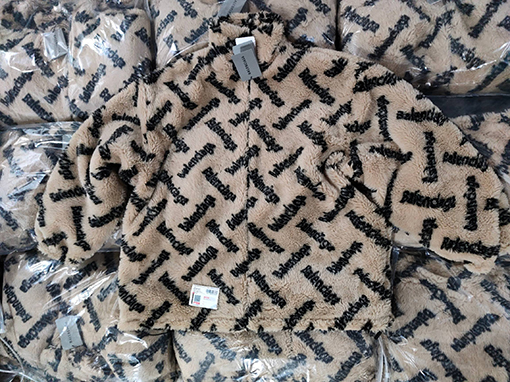 バレンシアガ服コピー 秋冬 中綿  フリースジャケットアウター BALENCIAGAロゴ