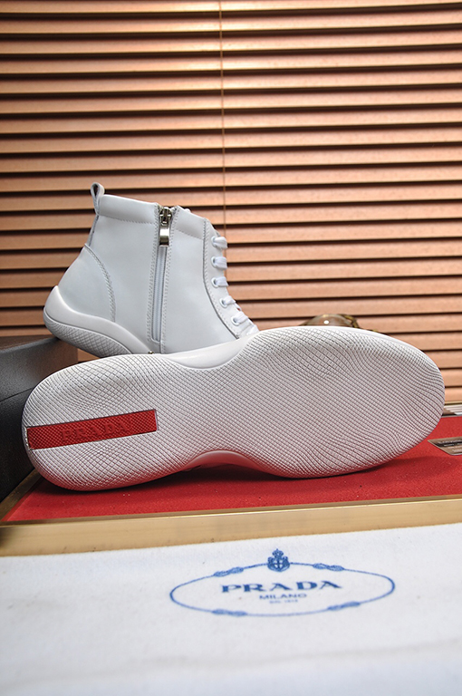 プラダスーパーコピー メンズスニーカー pradaマーク　45サイズオーダーメイド