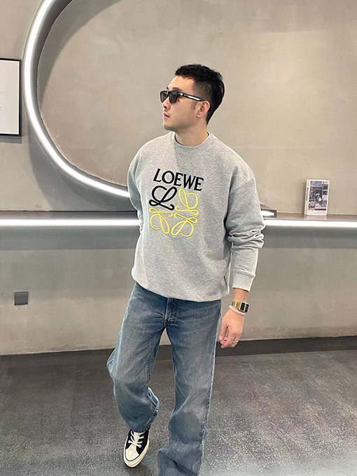 人気再燃!!　 ロエベ22FWクラシックビッグロゴ刺繍ラウンドマンツーマンTシャツ