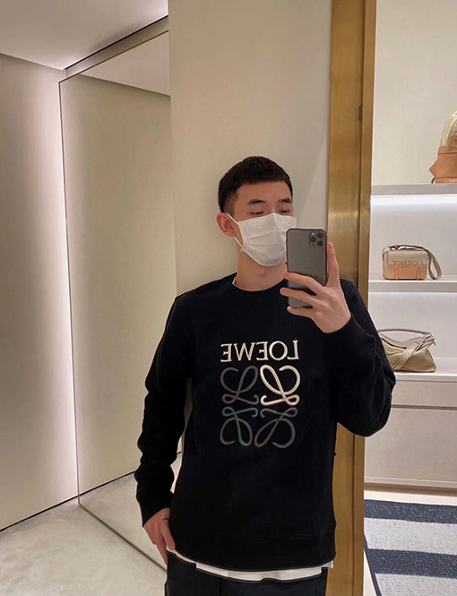 人気再燃!!　 ロエベ22FWクラシックビッグロゴ刺繍ラウンドマンツーマンTシャツ