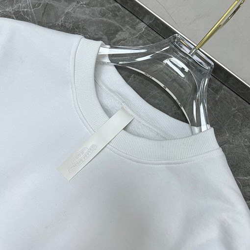 人気  クロムハーツ服コピー   スウェットTシャツ  後ろ十字架刺繍ポイント