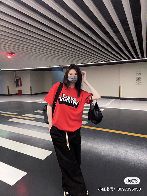 23新品ルイヴィトン服コピー プリント半袖Tシャツメンズファッション通販