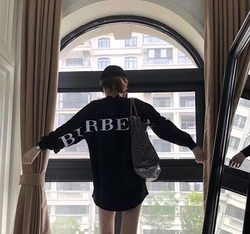 バーバリー長袖 Tシャツの通販 BURBERRYビッグロゴ