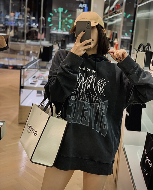 23SS新品ジバンシイスーパーコピーフード パーカー GIVENCHYロゴ