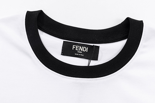 NEW フェンディ 半袖 Tシャツの通販フラワー四角レタリング