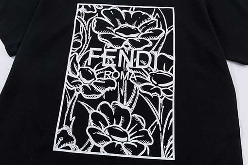 NEW フェンディ 半袖 Tシャツの通販フラワー四角レタリング
