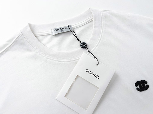 春新商品入荷!! シャネル服コピー ロゴ刺繍Tシャツ