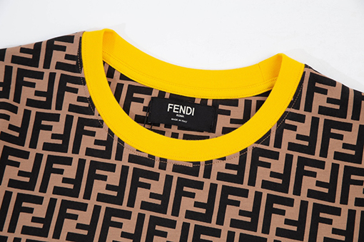 春新商品入荷!! フェンディ 服コピー ダブルFFプリント半袖 Tシャツの通販