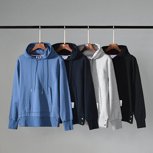 トムブラウン服スーパーコピフード パーカー後ろテープポイント