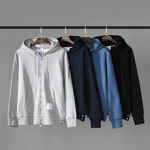トムブラウン服スーパーコピ ジップアップ ジャケット後ろテープポイント