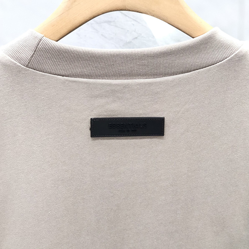 フィアオブゴッド半袖TシャツスーパーコピーFOG ESSENTIALS シーズン8 植毛レタリングスモールロゴ