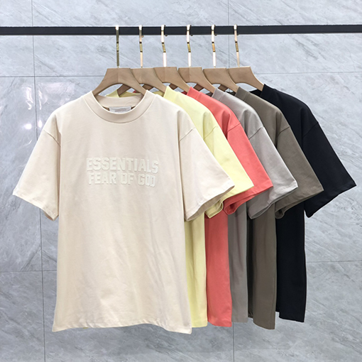 フィアオブゴッド半袖TシャツコピーFOG ESSENTIALS シーズン8 植毛レタリング ビッグロゴ 半袖Tシャツ