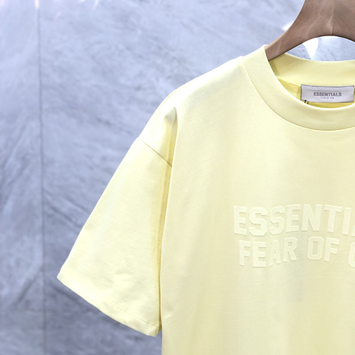 フィアオブゴッド半袖TシャツコピーFOG ESSENTIALS シーズン8 植毛レタリング ビッグロゴ 半袖Tシャツ