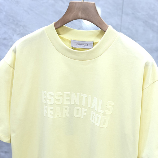 フィアオブゴッド半袖TシャツコピーFOG ESSENTIALS シーズン8 植毛レタリング ビッグロゴ 半袖Tシャツ