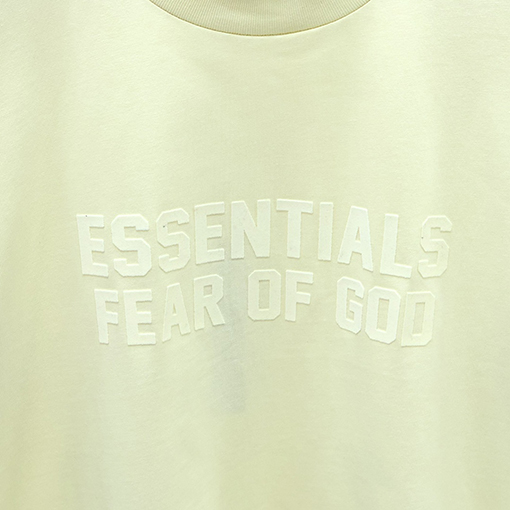 フィアオブゴッド半袖TシャツコピーFOG ESSENTIALS シーズン8 植毛レタリング ビッグロゴ 半袖Tシャツ