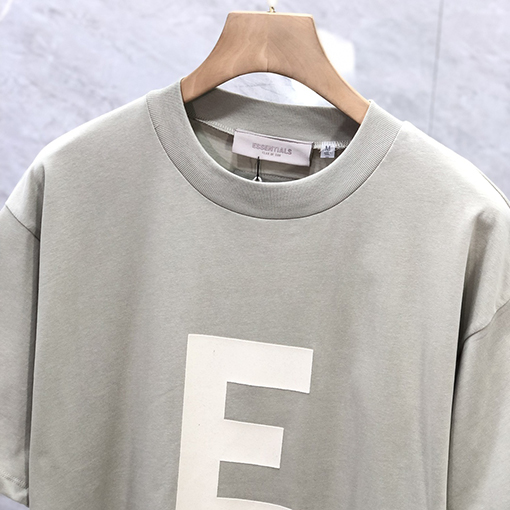 フィアオブゴッド半袖TシャツコピーFOG ESSENTIALS シーズン8 ラージEフリースレタリング