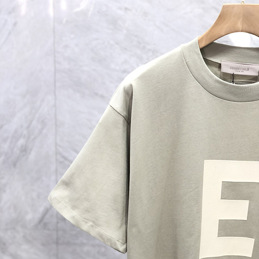 フィアオブゴッド半袖TシャツコピーFOG ESSENTIALS シーズン8 ラージEフリースレタリング