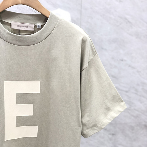 フィアオブゴッド半袖TシャツコピーFOG ESSENTIALS シーズン8 ラージEフリースレタリング