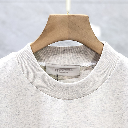 フィアオブゴッド半袖TシャツコピーFOG ESSENTIALS シーズン8 前後の植毛レタリングロゴ