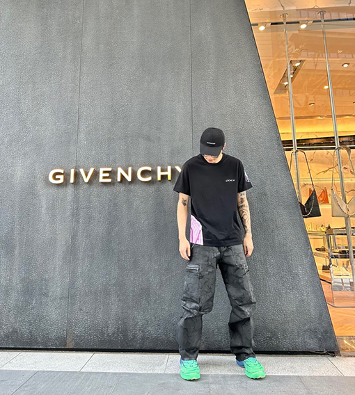 【極美品✨】 GVC x Kid Cudi コラボレーションプリントホットフィックス半袖Tシャツ