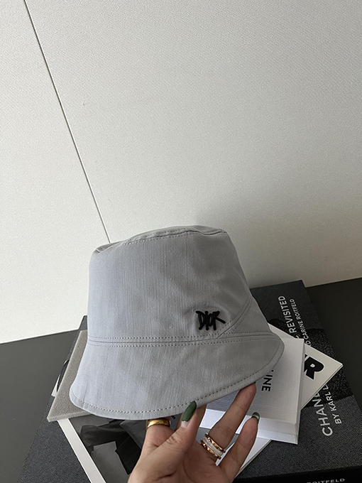 23新品!!  ディオール帽子 コピー  DIORロゴポイント