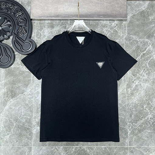23新品!!ボッテガヴェネタ半袖 Tシャツコピー 背中のビッグロゴレタリング半袖Tシャツ