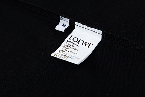 23新品!!ロエベ半袖Tシャツスーパーコピー シンプルデザイン LOEWE立体ロゴ 全3色