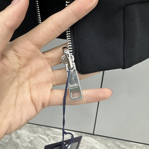 23新品!!プラダ パーカーコピー両面   ジップアップ ジャケット アウター