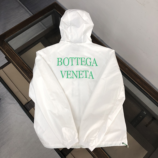 ボッテガヴェネタジャケットスーパーコピー BOTTEGA VENETAロゴプレート