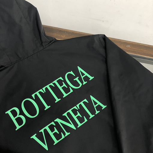 ボッテガヴェネタジャケットスーパーコピー BOTTEGA VENETAロゴプレート