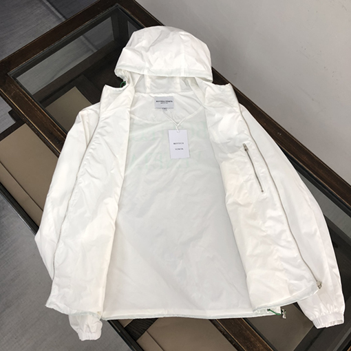 ボッテガヴェネタジャケットスーパーコピー BOTTEGA VENETAロゴプレート