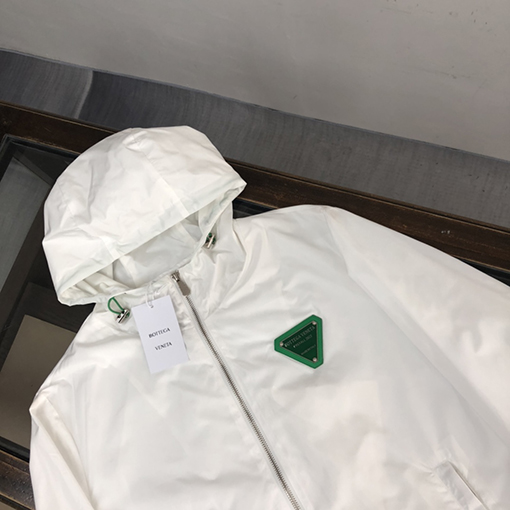ボッテガヴェネタジャケットスーパーコピー BOTTEGA VENETAロゴプレート