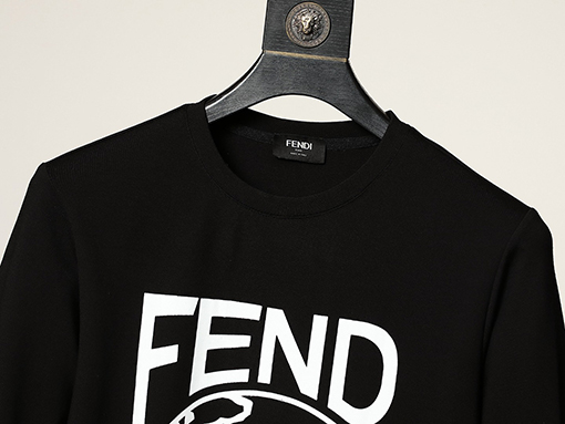 フェンディ スウェットTシャツ コピー FENDI ROMAロゴポイント