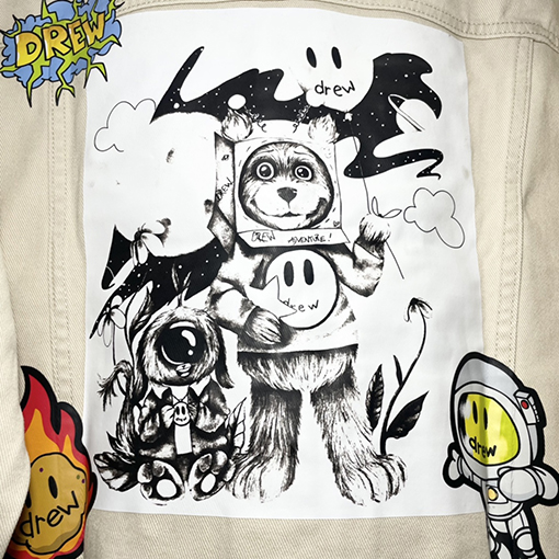 Drew Houseデニムジャケットスーパーコピーエイリアンバッジパズルイラストデニムジャケットコート