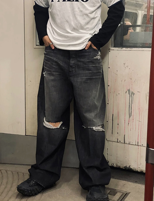 23新品!!バレンシアガデニムパンツスーパーコピー ダメージワイドジーンズ