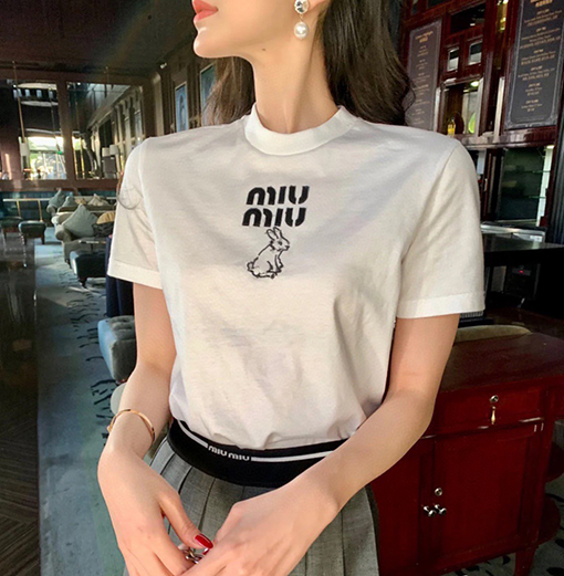 【レディースシリーズ✨】ミュウミュウ半袖Tシャツスーパーコピー レディースファッションの通販
