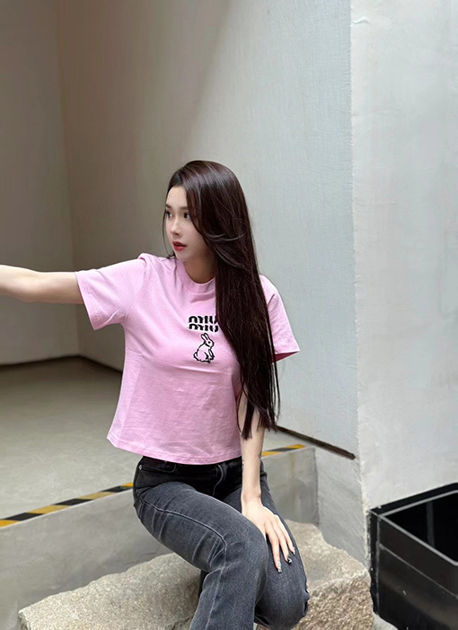 【レディースシリーズ✨】ミュウミュウ半袖Tシャツスーパーコピー レディースファッションの通販