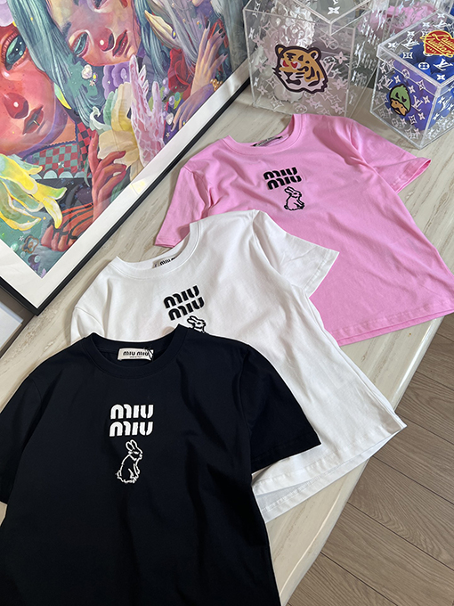 【レディースシリーズ✨】ミュウミュウ半袖Tシャツスーパーコピー レディースファッションの通販
