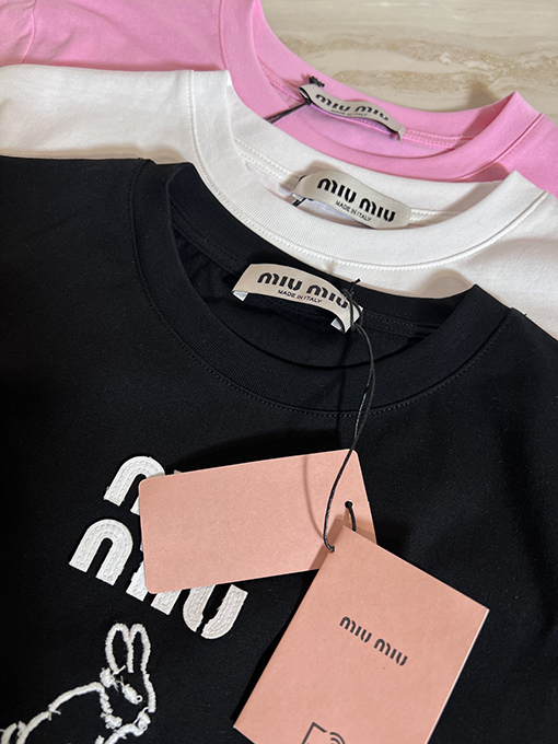 【レディースシリーズ✨】ミュウミュウ半袖Tシャツスーパーコピー レディースファッションの通販