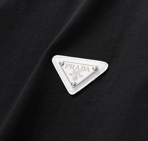 プラダ半袖Tシャツスーパーコピー  ホワイトPRADA三角ロゴプレート
