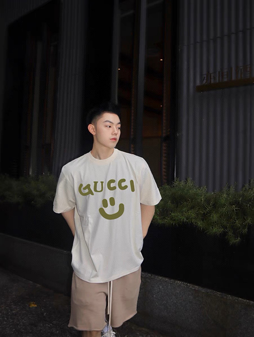 グッチ半袖スーパーコピーgucciスマイル半袖Tシャツ