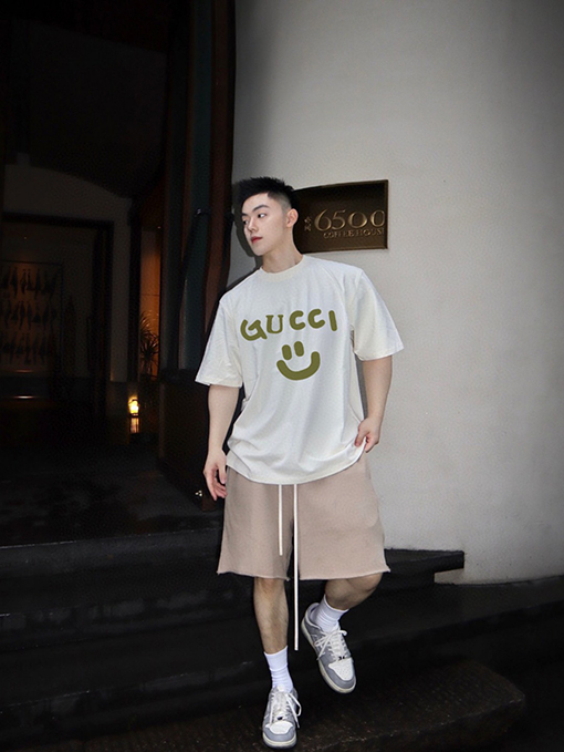 グッチ半袖スーパーコピーgucciスマイル半袖Tシャツ