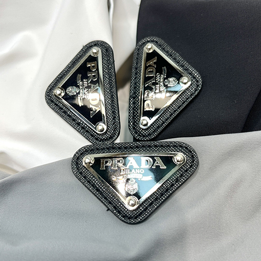 23新品!!プラダベストスーパーコピー PRADA三角ロゴ