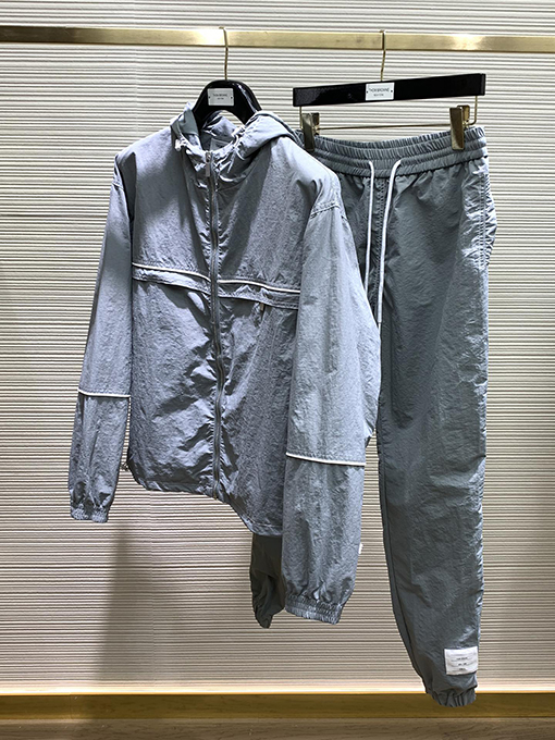 23新品!!トムブラウンジャケットスーパーコピーセットアップ ジャケットアウタースウェット パンツ